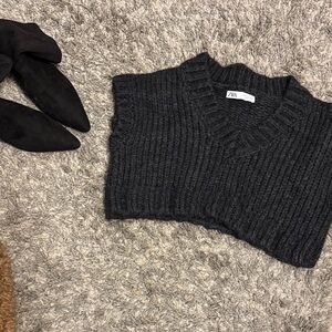 Zara Women's Charcoal V-Neck Sweater